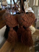 Load image into Gallery viewer, Heart Tassel / Brown

