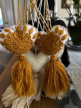 Load image into Gallery viewer, Heart Tassel / Bronze
