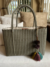 Load image into Gallery viewer, NEW Champagne Everyday Basket Fully Lined
