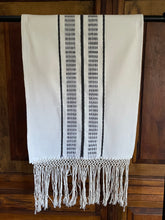 Load image into Gallery viewer, Mixtec Natural/White Table Runner Loose Fringe Trim
